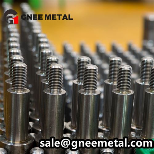 CNC-maskinerte pinner